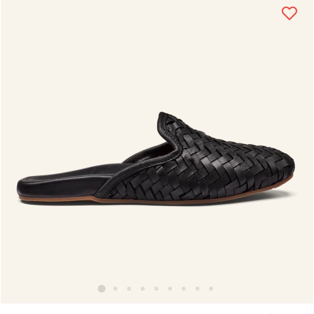 Women’s size 8 Olukai leather mules
